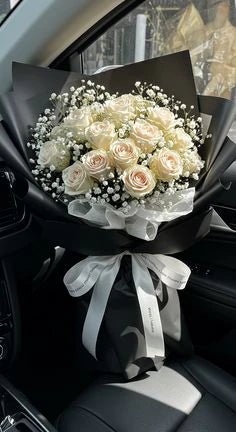 20 roses + gypsophila + Don Julio Reposado 700ml + basket - Florist London