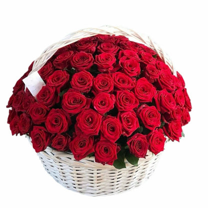 Luxury Naomi Roses in a Basket - Florist London