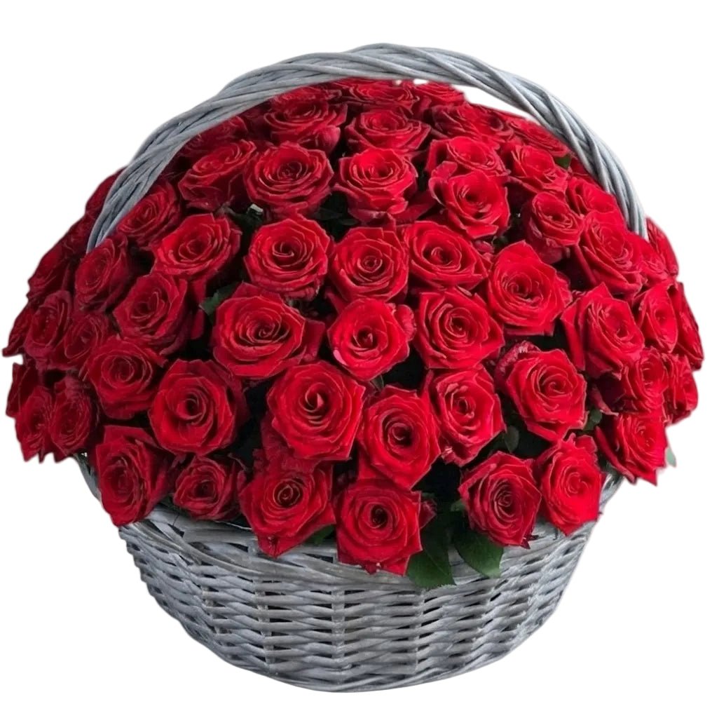 Luxury Naomi Roses in a Basket - Florist London