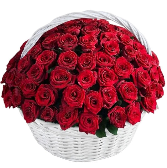 Luxury Naomi Roses in a Basket - Florist London
