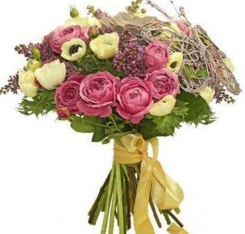 Refined Bouquet with Succulent - Florist London